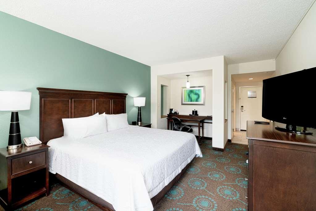 Hampton Inn & Suites מורסוויל חדר תמונה